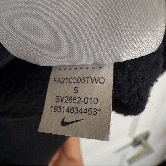 Nike Classic Black Crewneck Sweater Embroidered White Logo - Picture 6 of 10